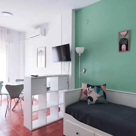 Apartment In 33248